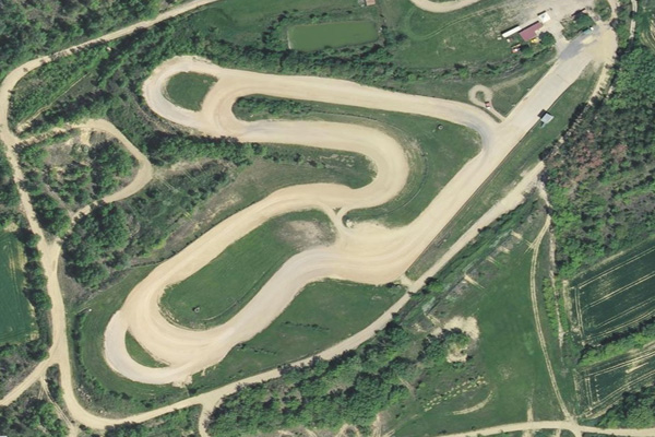 Circuit terre et stages de pilotage rallye proche Marseille Avignon et Lyon