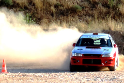 Subaru Impreza en glisse lors d'un Stage de pilotage Rallye sur terre, 2 jours Maîtrise